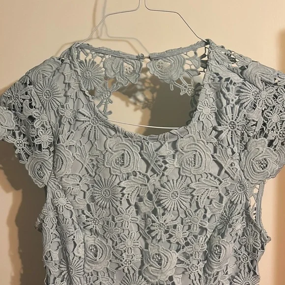 Lulus light blue lacy dress, size medium.  Assuming NWT.  See description. - Picture 3 of 8